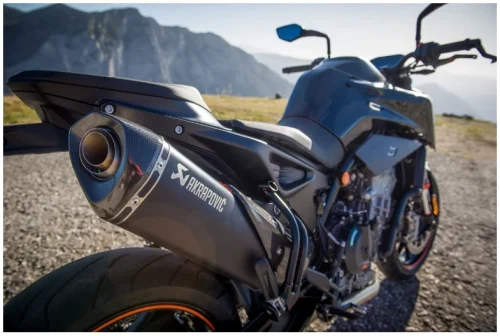 Akrapovic Slip-on Line Enddämpfer Schwarz